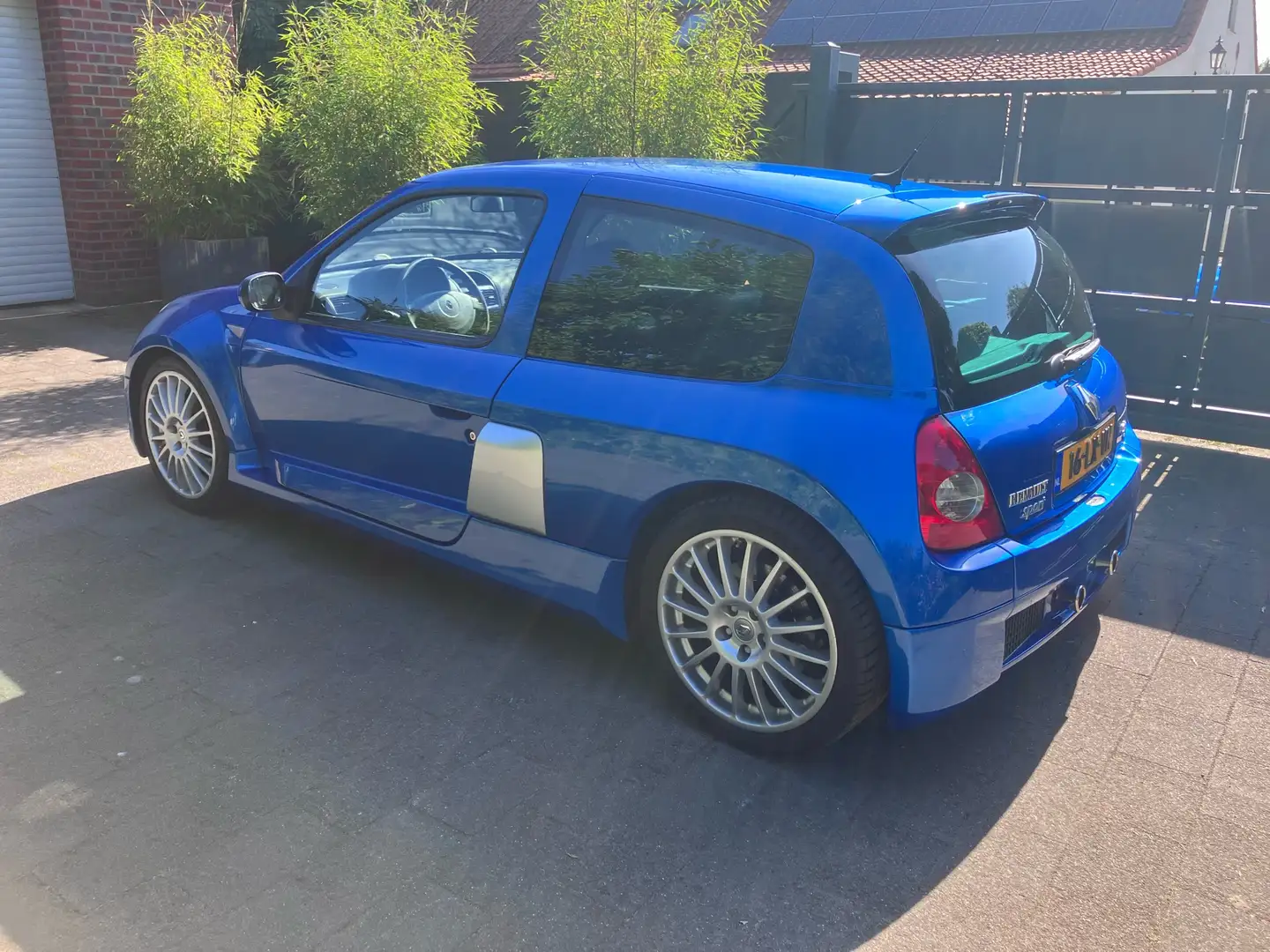 Renault Clio 3.0-24V RS Blauw - 2
