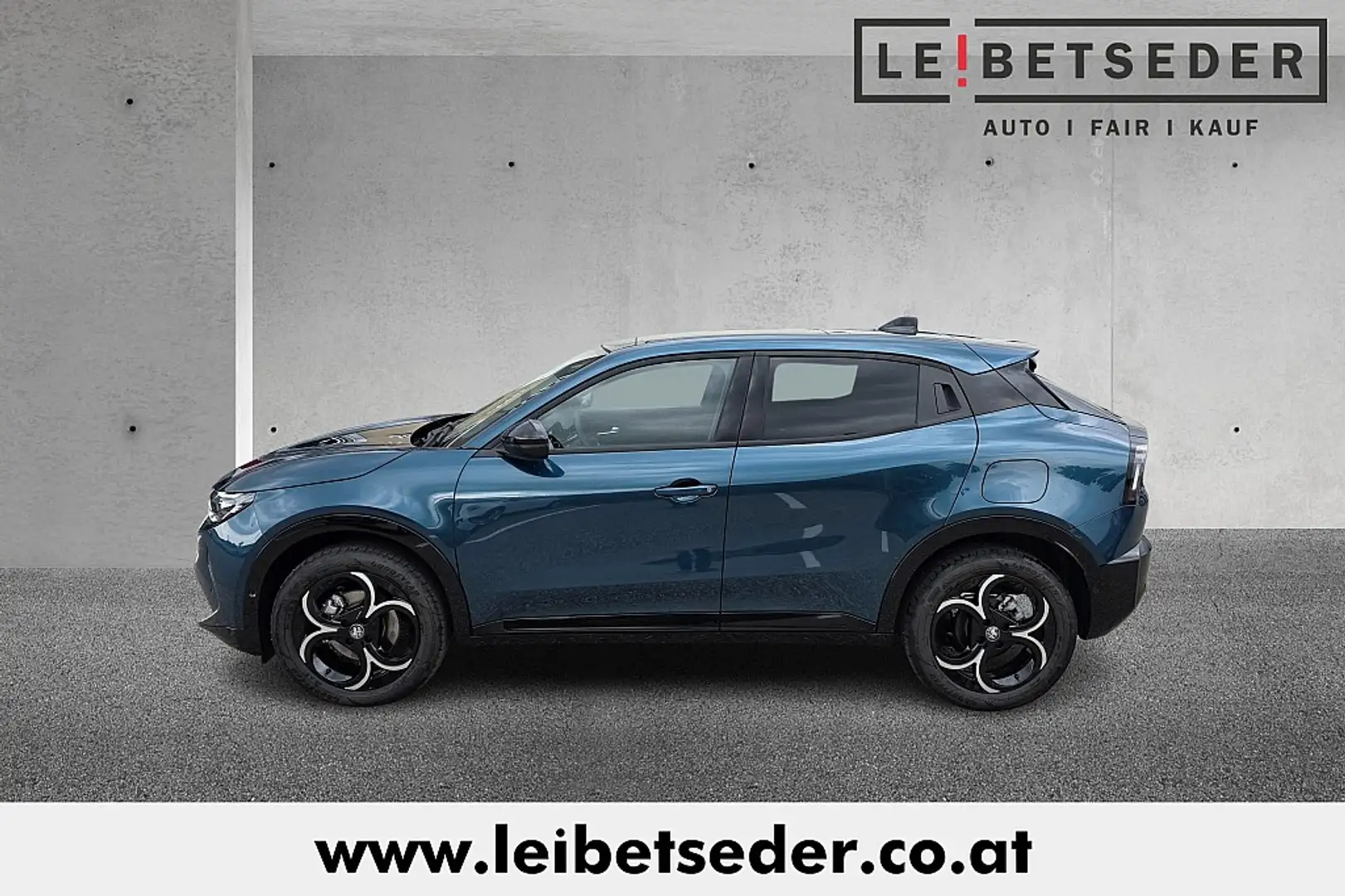 Alfa Romeo Junior Ibrida Speciale 1.2 MHEV e-DCT6 Blau - 2