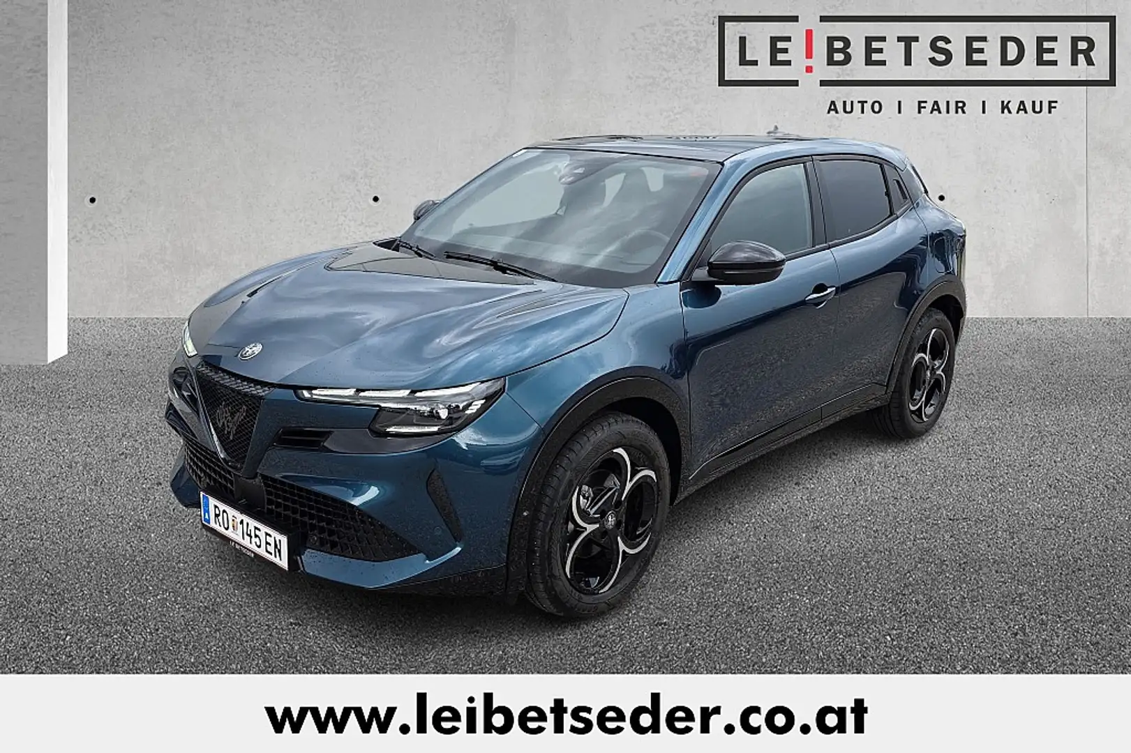 Alfa Romeo Junior Ibrida Speciale 1.2 MHEV e-DCT6 Blau - 1