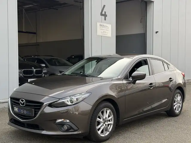 Mazda 3 3 1.5i Skydrive