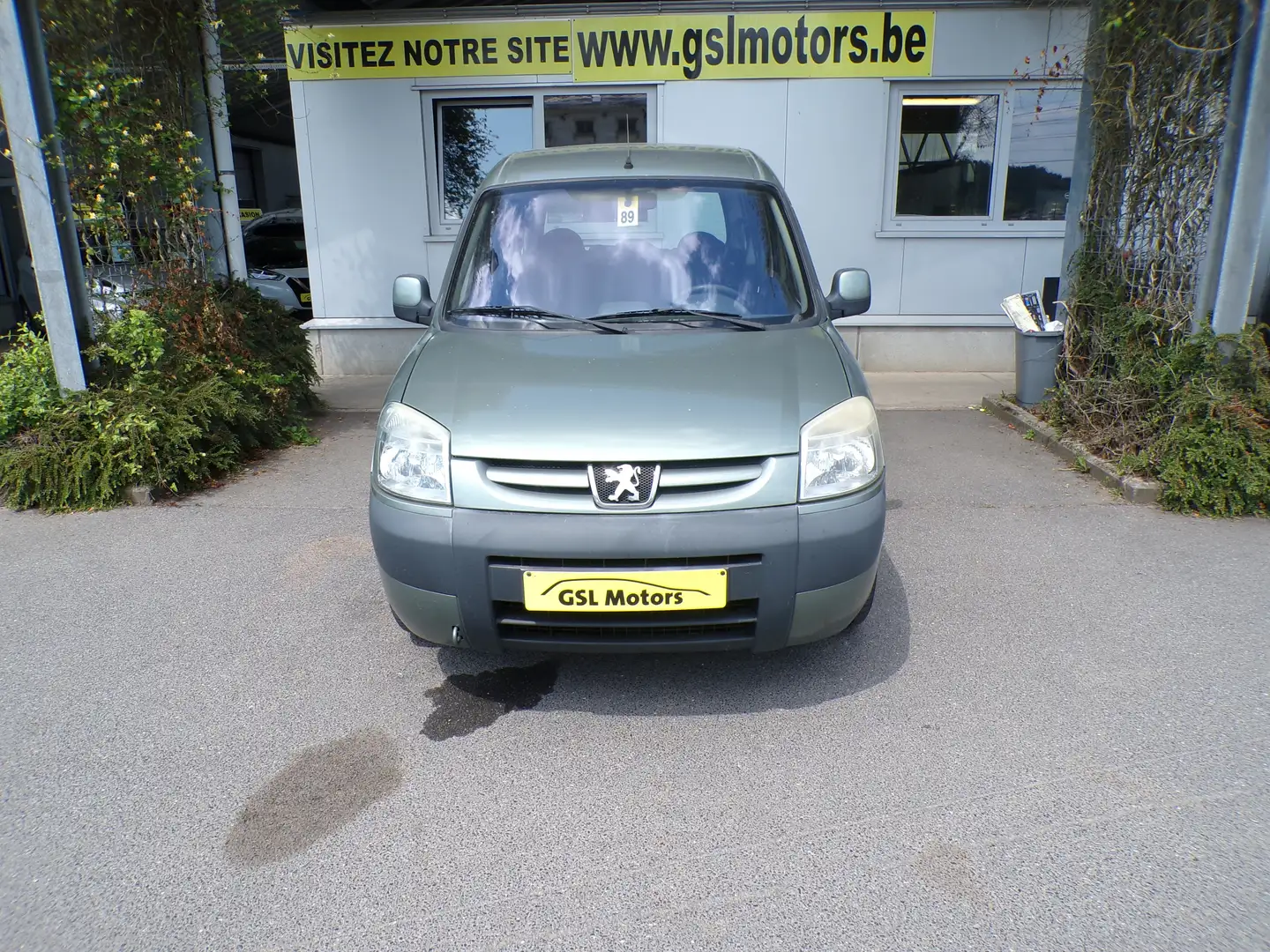 Peugeot Partner 1.6i 110-5places Verte 10/04 1.950 eur marchand Verde - 2