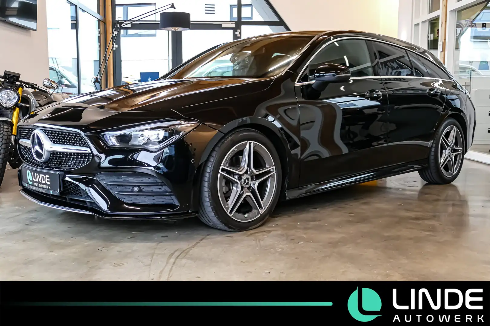 Mercedes-Benz CLA 200 AMG Line |LEDER|NAVI|SHZ Schwarz - 1