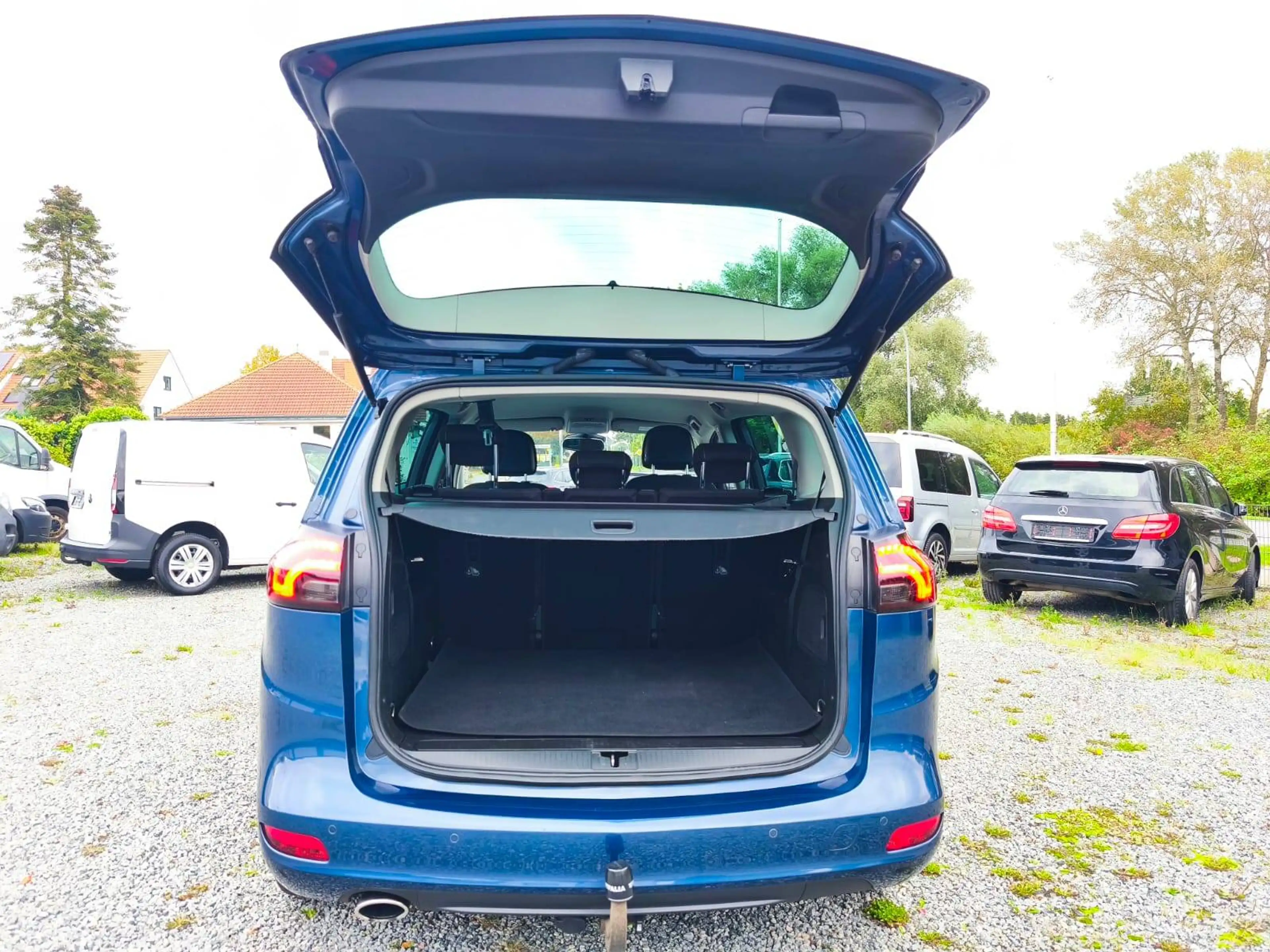 Opel Zafira Tourer Innovation Start/Stop — photo 8
