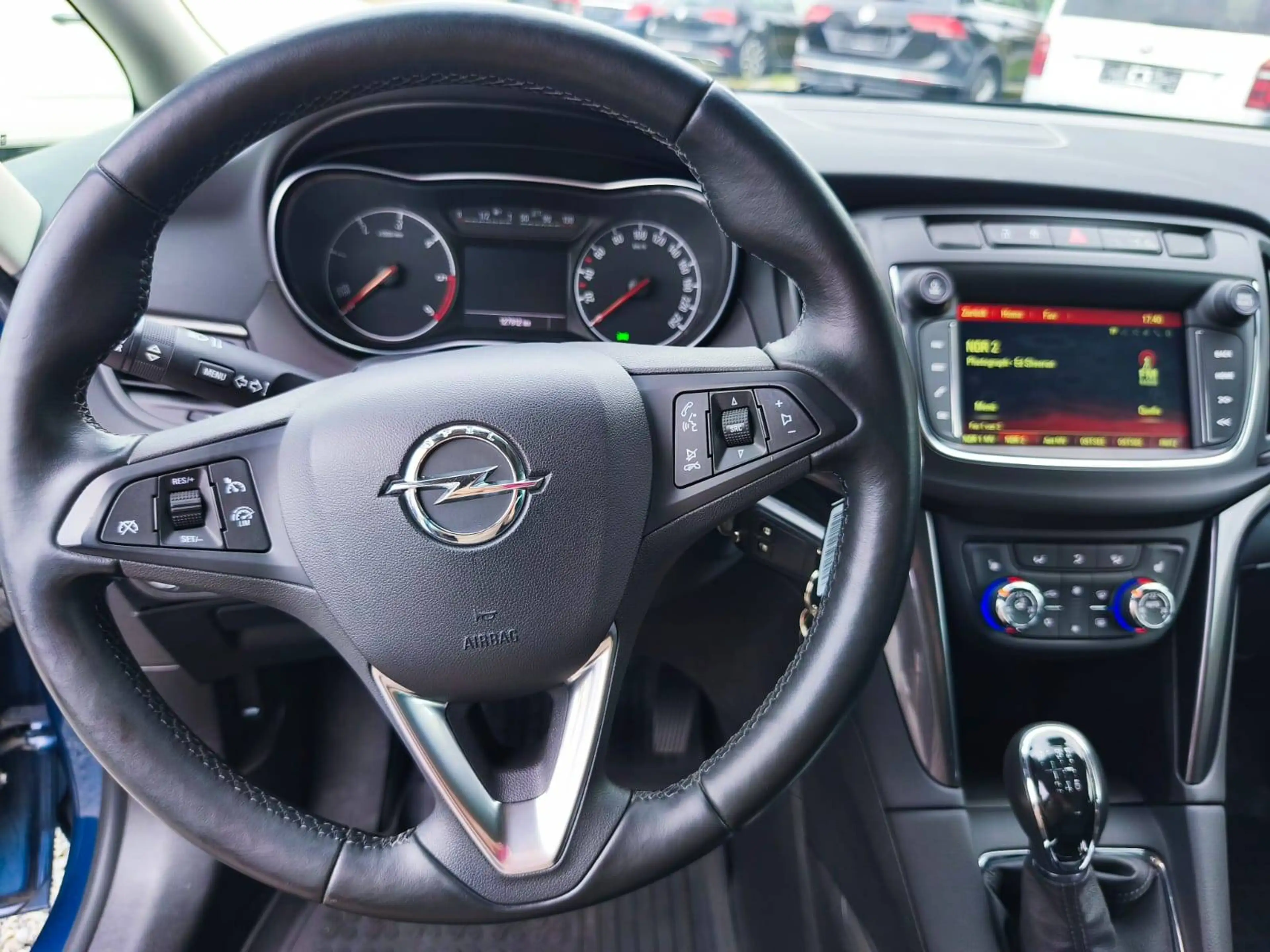 Opel Zafira Tourer Innovation Start/Stop — photo 11