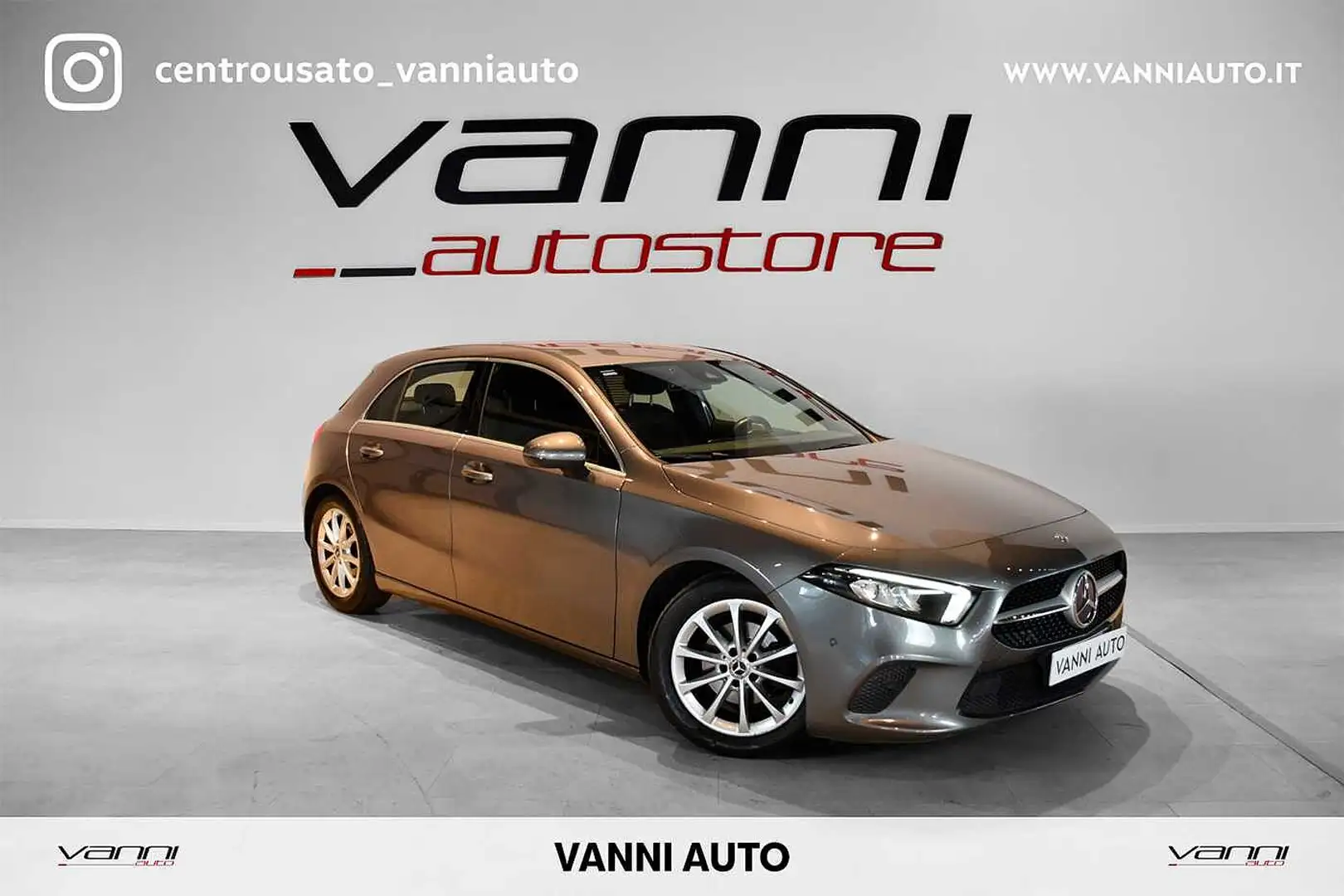 Mercedes-Benz A 180 Classe A A 180 Automatic Business Extra Grau - 1