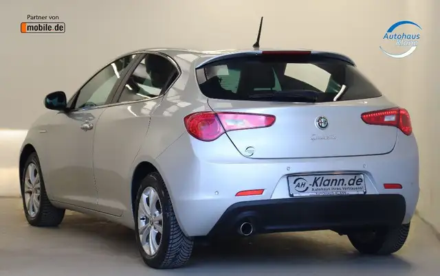 Alfa Romeo Giulietta view 8