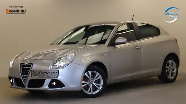 Alfa Romeo Giulietta view 3