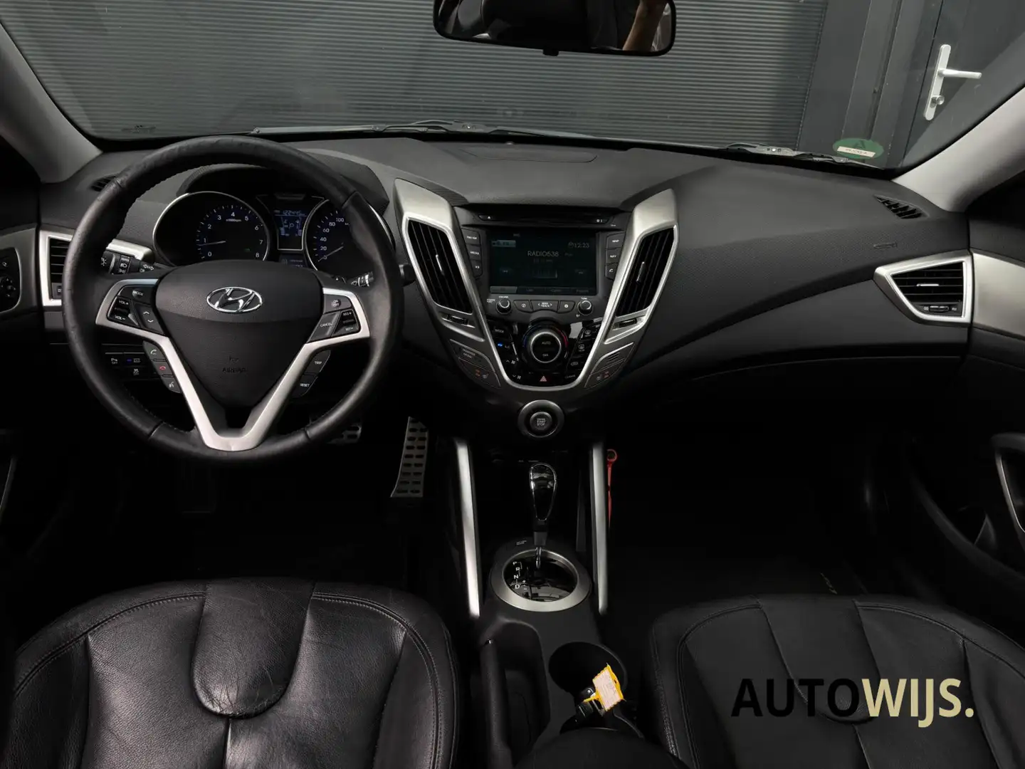 Hyundai VELOSTER 1.6|AUT|Leder|Xenon|140PK|LM-Velg|122DKM|Camera| Zwart - 2