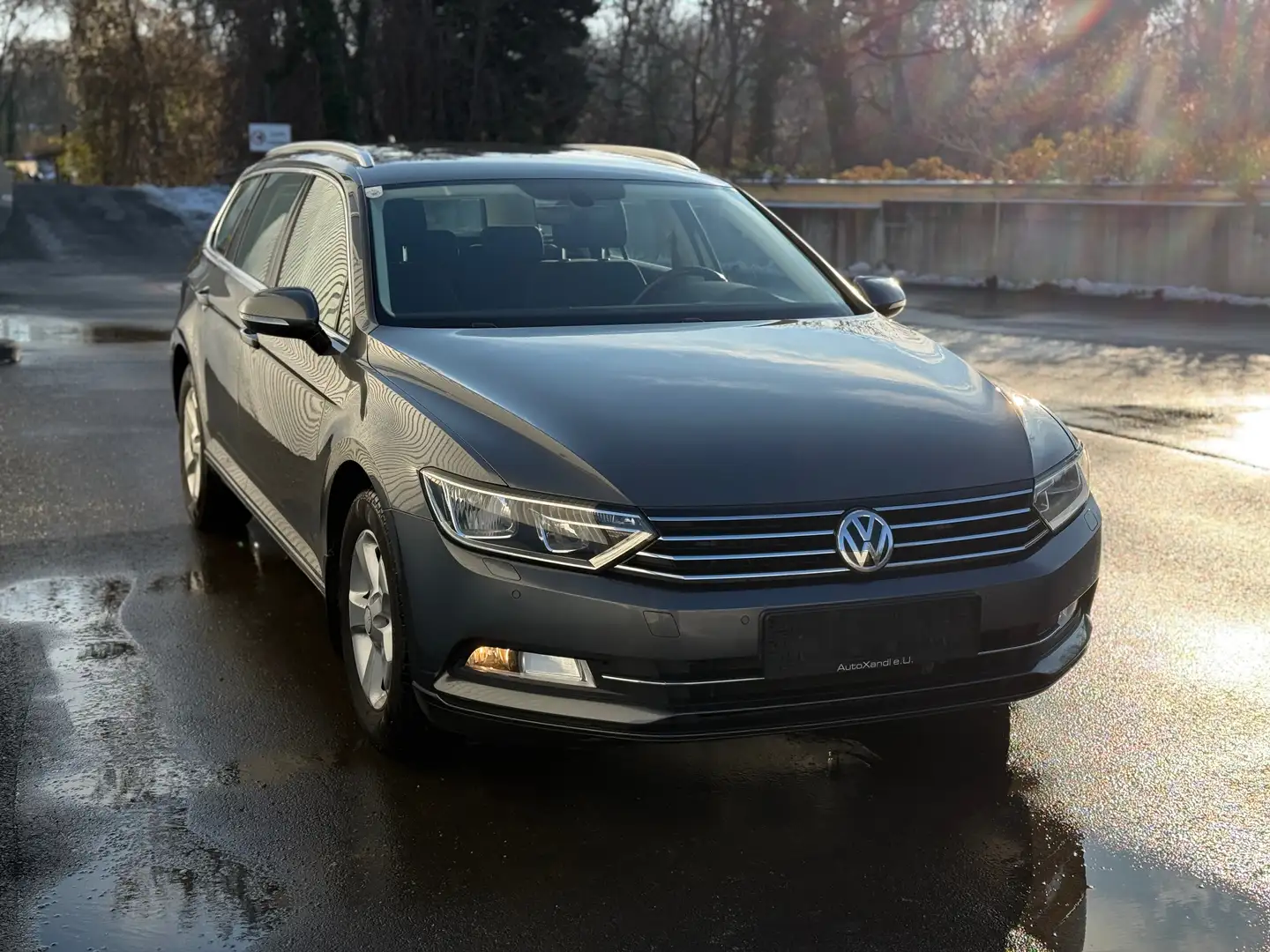 Volkswagen Passat Variant Comfortline*Standheizung*AHK*RFK* Grau - 1