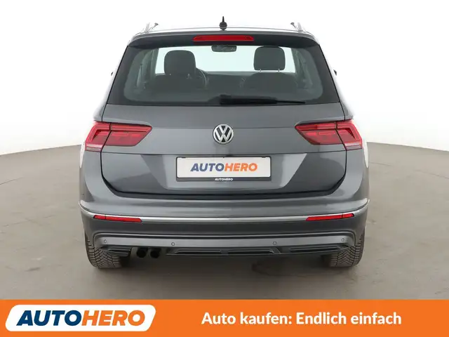 Volkswagen Tiguan view 5