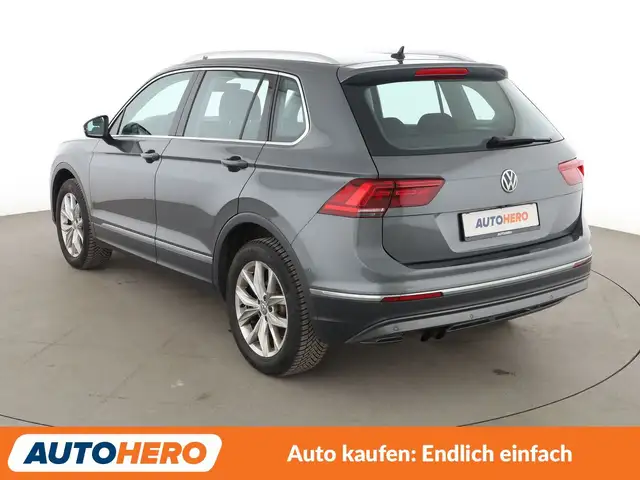 Volkswagen Tiguan view 4