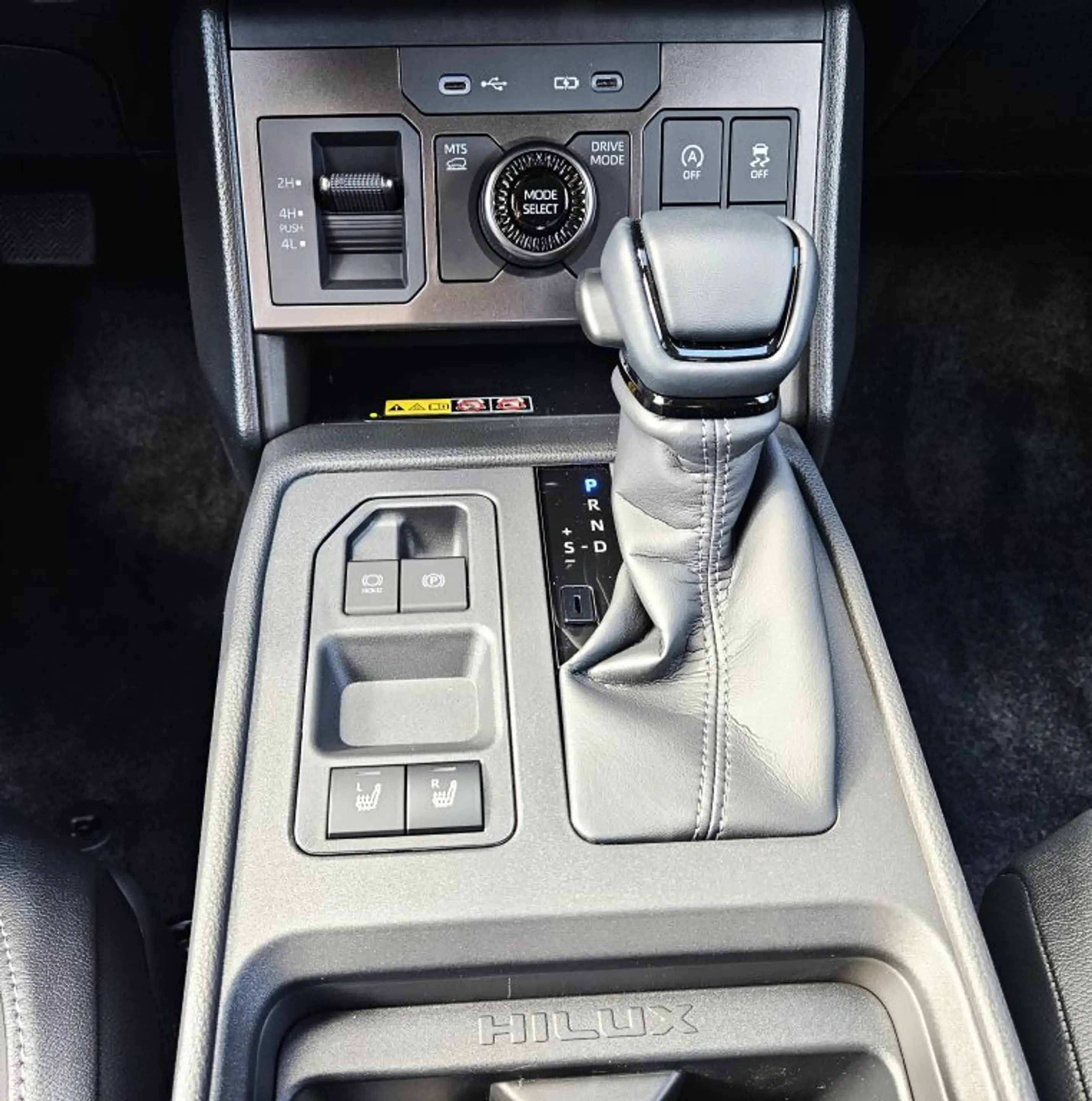 Toyota Hilux 4x4 Double Cab Autm. Invincible — photo 9