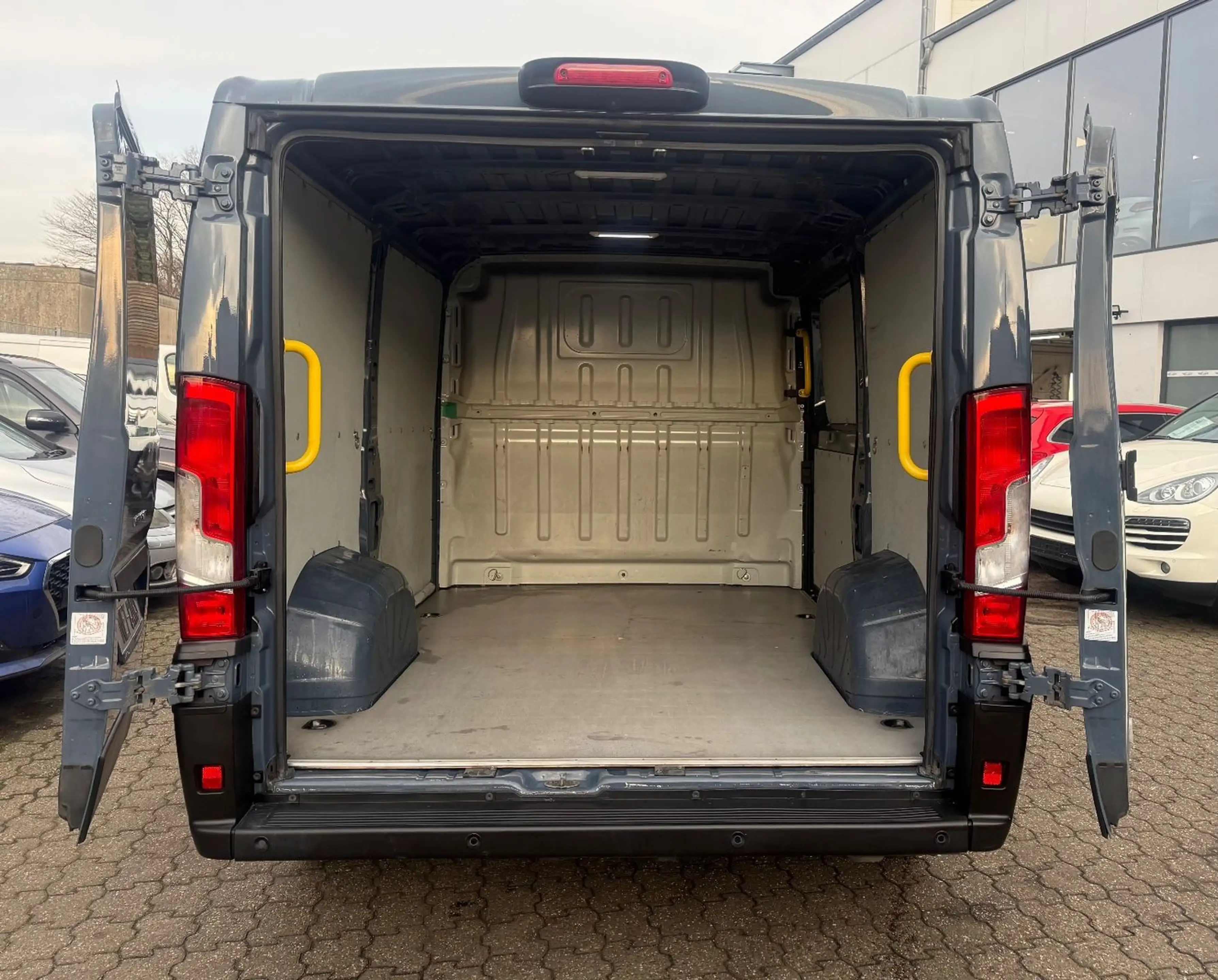 Peugeot Boxer 2.2 HDI Kasten*L1H1*KLIMA*KAMERA*Allwetter — photo 9