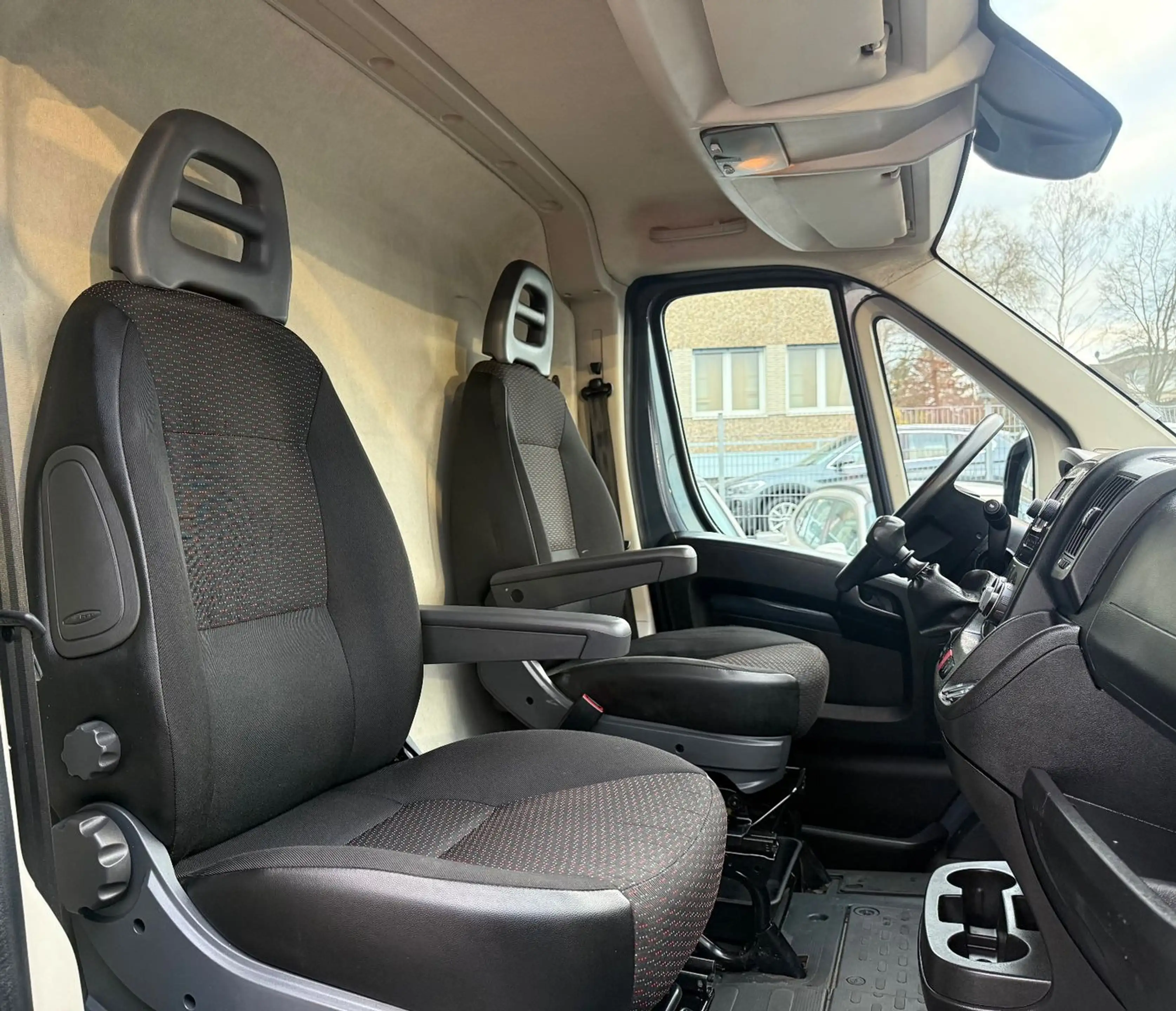 Peugeot Boxer 2.2 HDI Kasten*L1H1*KLIMA*KAMERA*Allwetter — photo 10