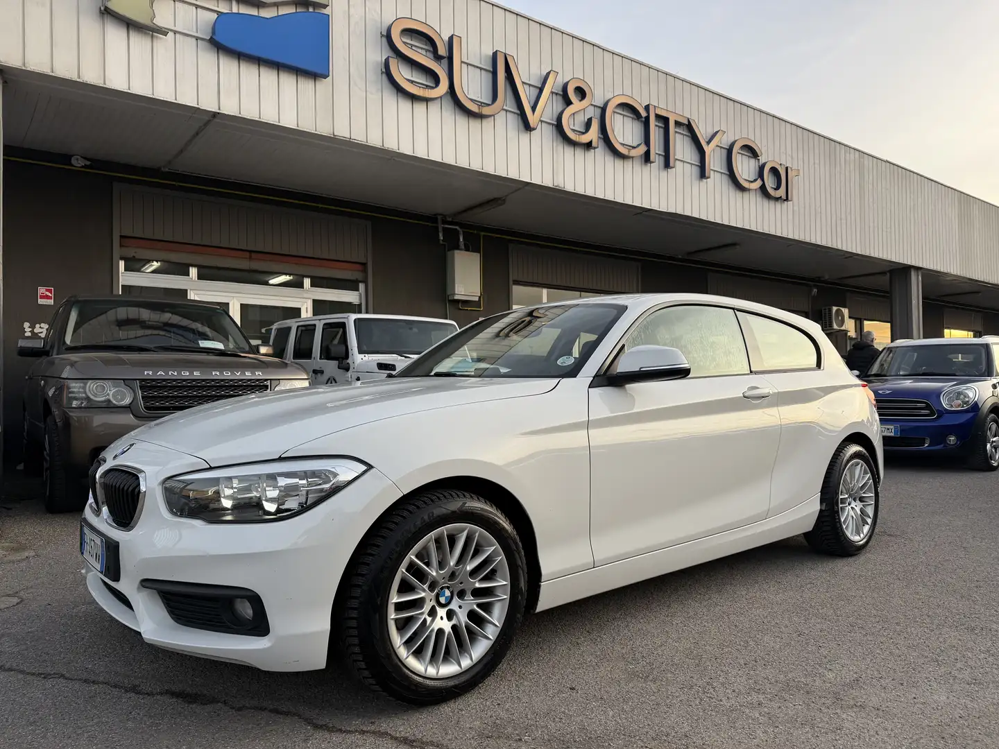 BMW 116 116d Advantage 3p EURO 6 Weiß - 1