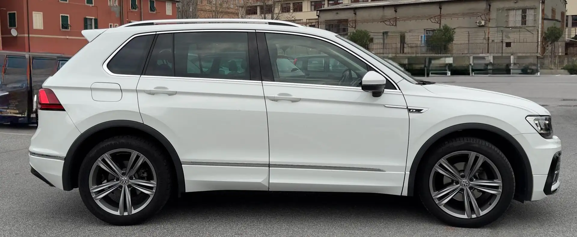 Volkswagen Tiguan 1.5 TSI Active 130cv Weiß - 2