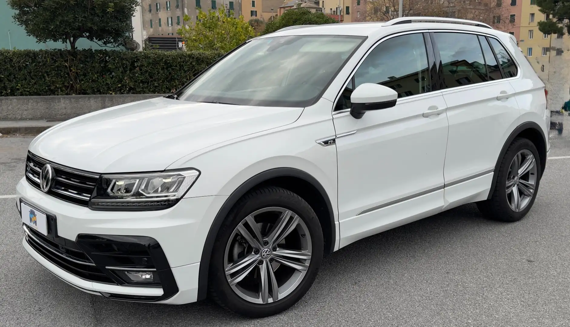 Volkswagen Tiguan 1.5 TSI Active 130cv Weiß - 1
