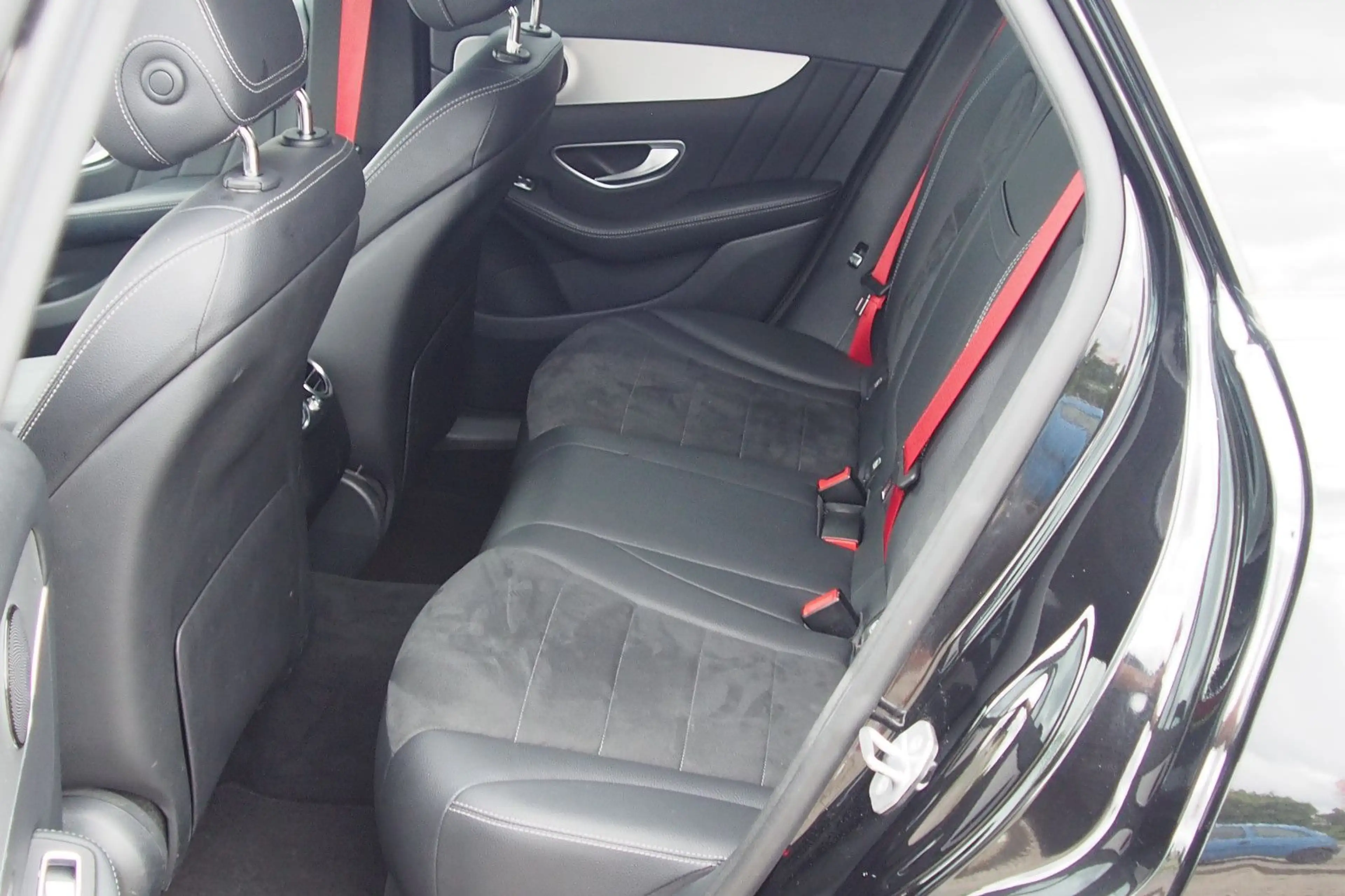 Mercedes-Benz GLC 250 4Matic/AMG-Line/AHK/Head-Up/360° — photo 7