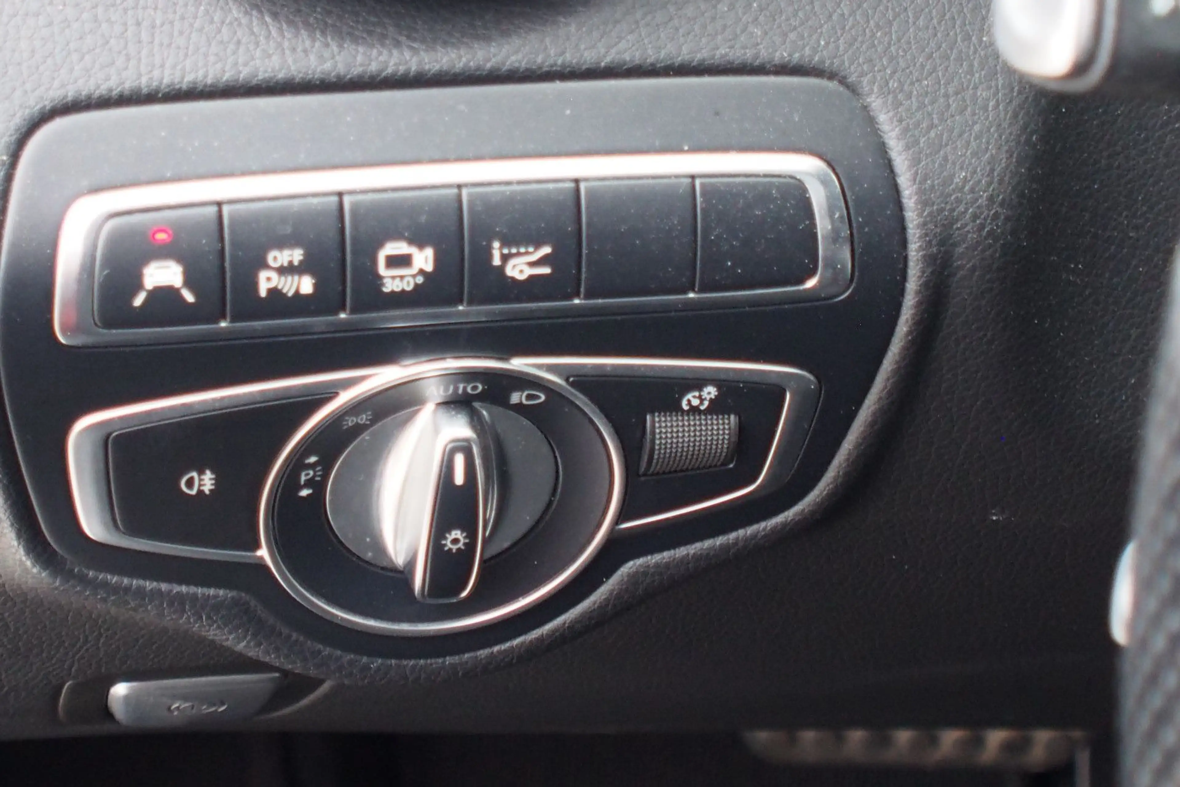 Mercedes-Benz GLC 250 4Matic/AMG-Line/AHK/Head-Up/360° — photo 9