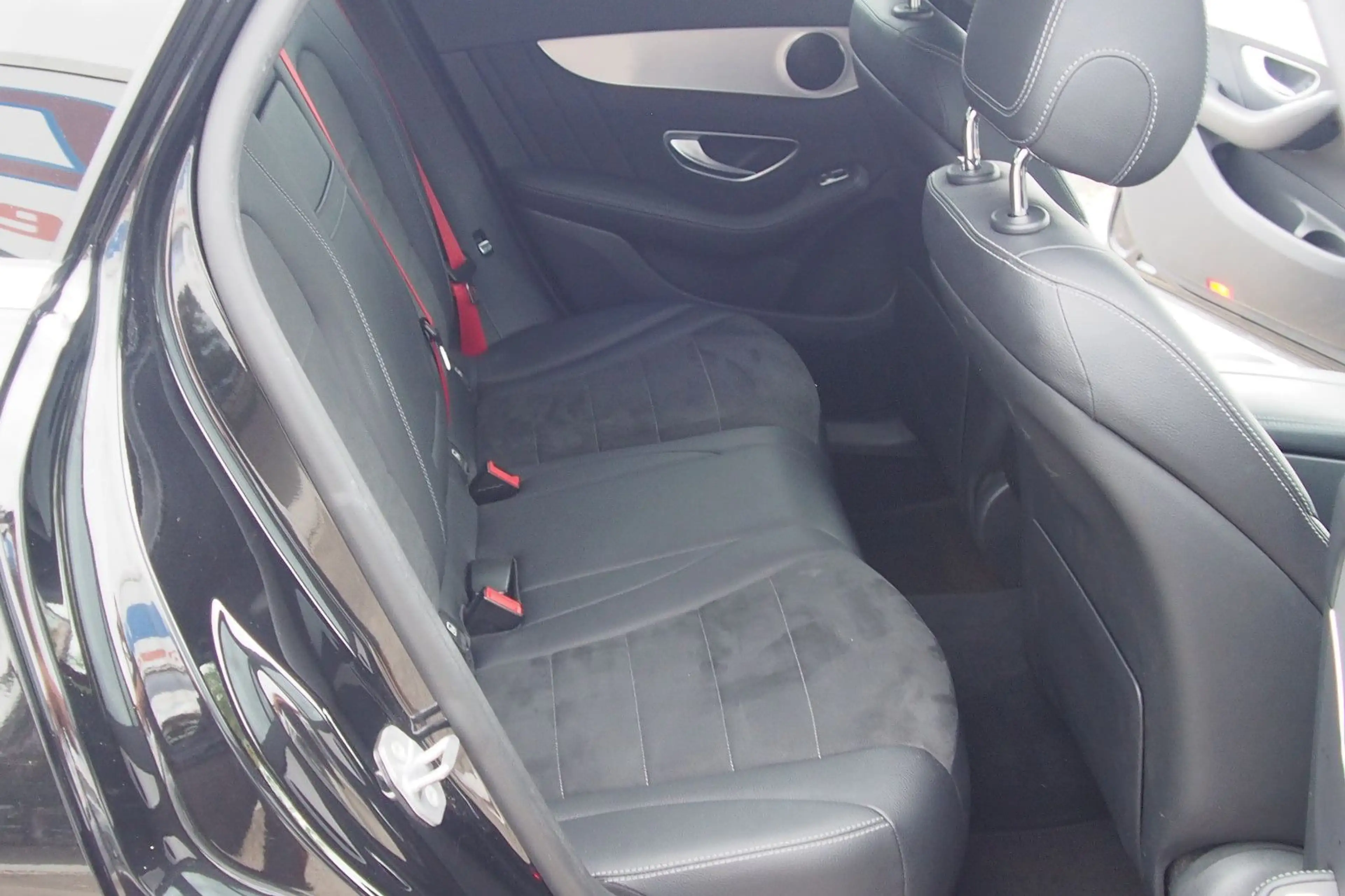 Mercedes-Benz GLC 250 4Matic/AMG-Line/AHK/Head-Up/360° — photo 11