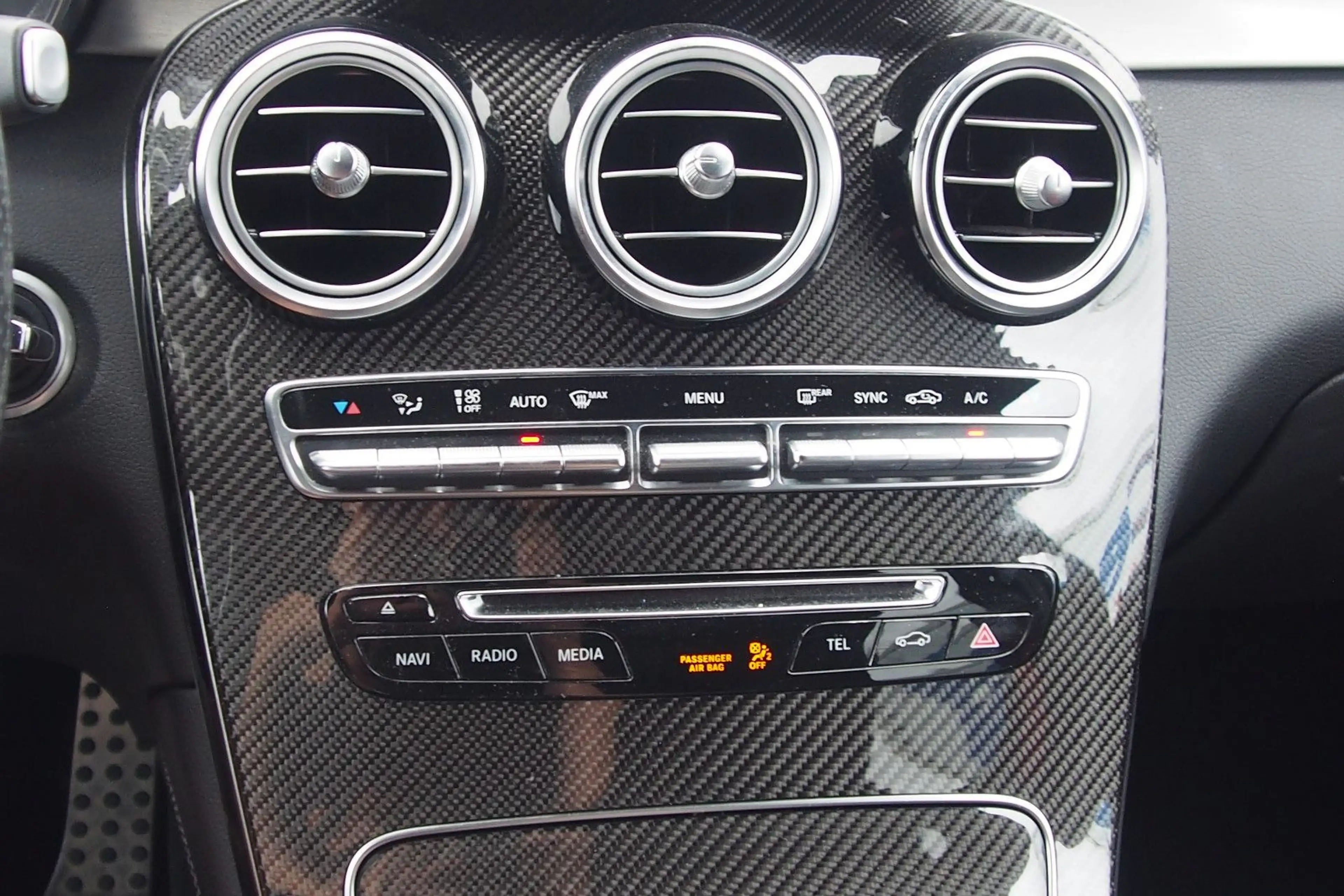 Mercedes-Benz GLC 250 4Matic/AMG-Line/AHK/Head-Up/360° — photo 15