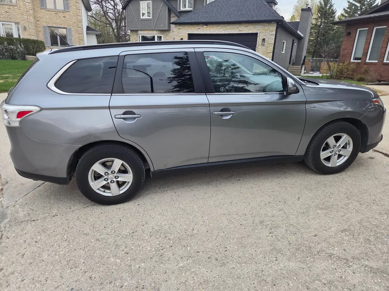 Mitsubishi Outlander снимка Mitsubishi Outlander