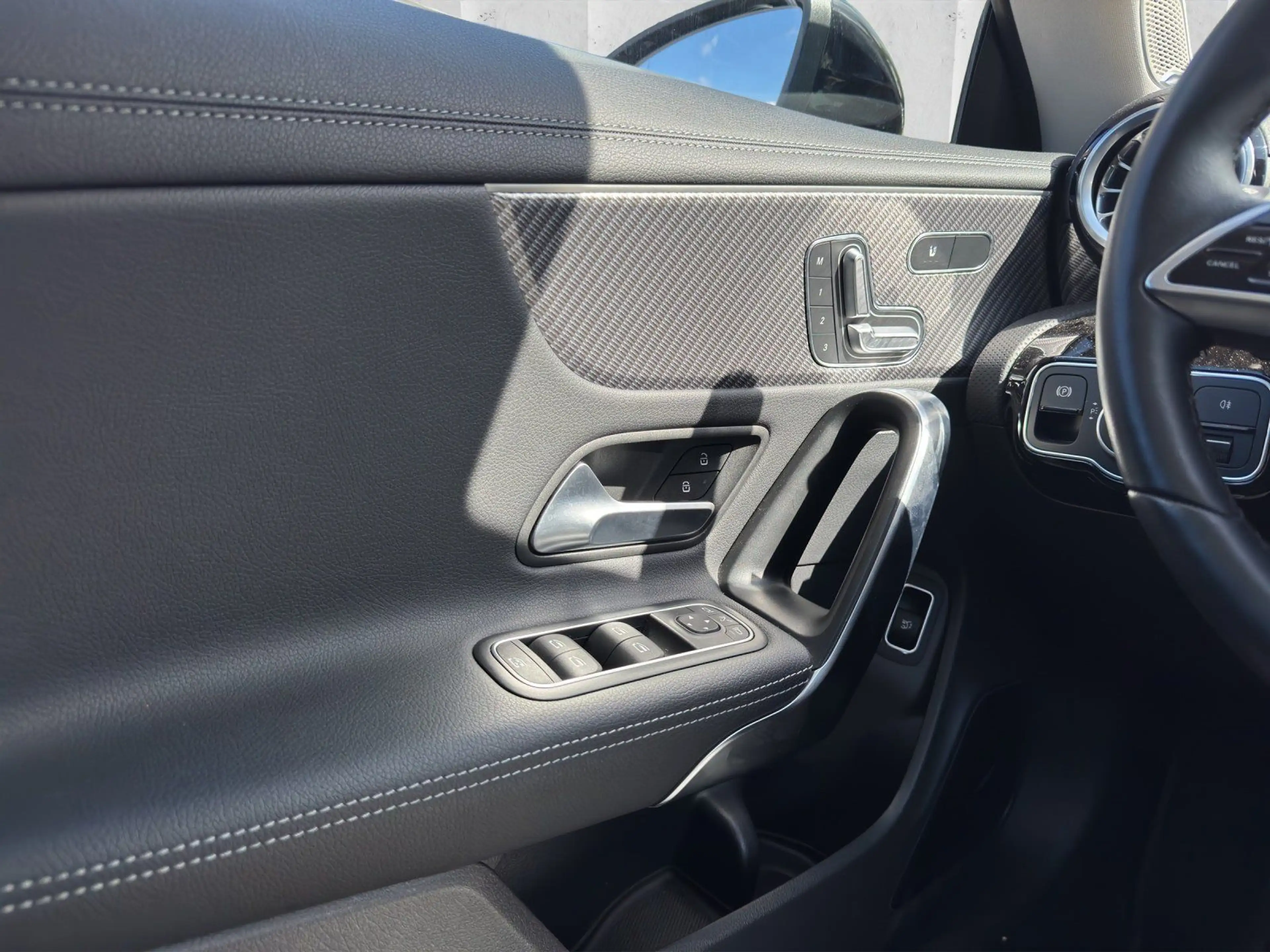 Mercedes-Benz CLA 220 d SB Night Panorama Burmester Sthz DIS — photo 12