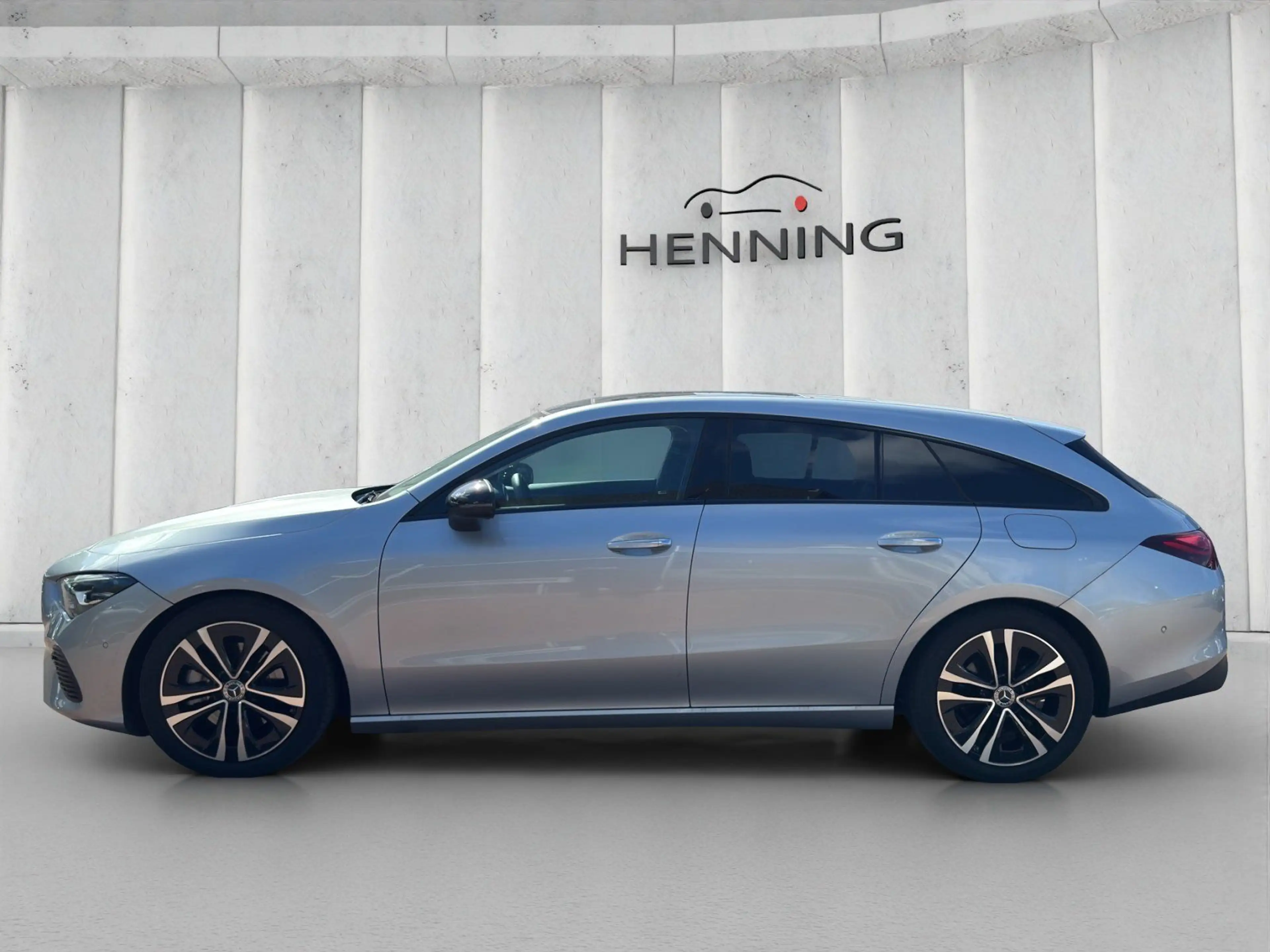 Mercedes-Benz CLA 220 d SB Night Panorama Burmester Sthz DIS — photo 2