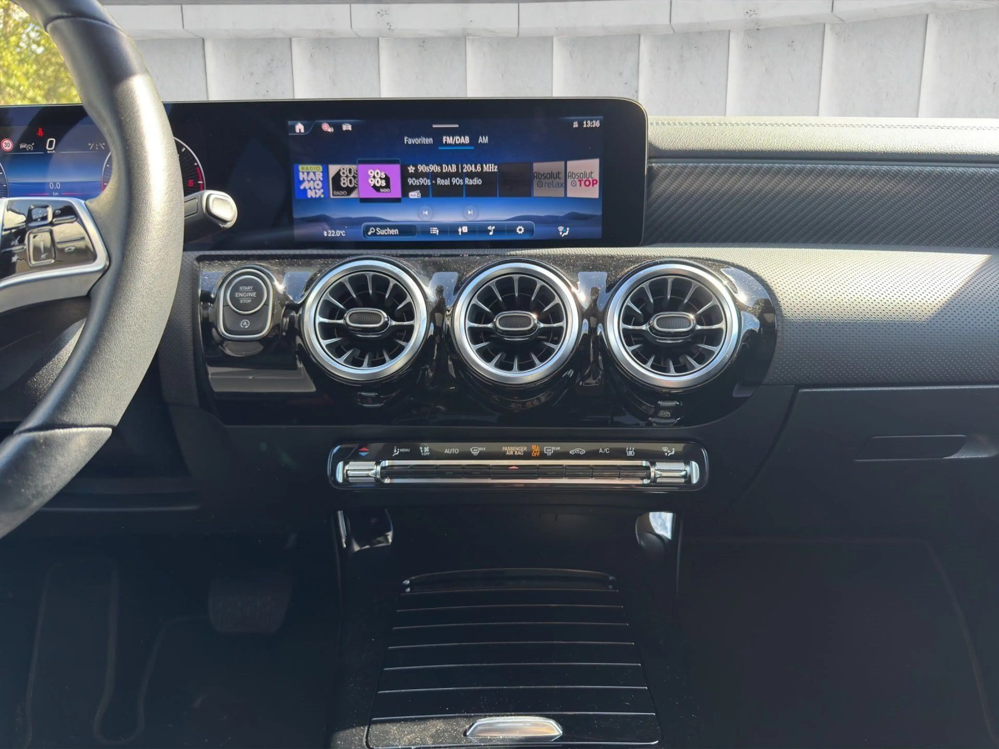 Mercedes-Benz CLA 220 d SB Night Panorama Burmester Sthz DIS — photo 15