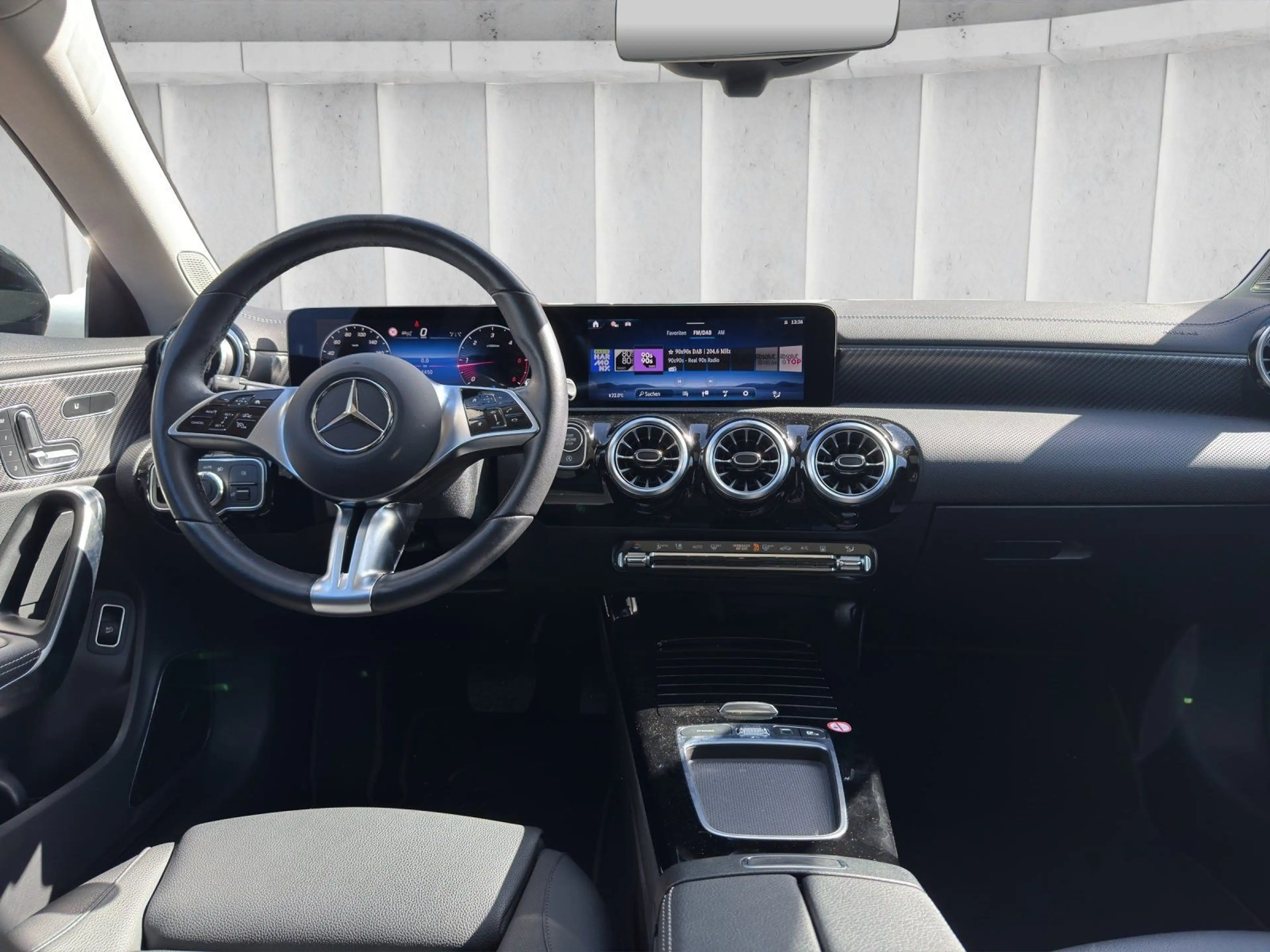 Mercedes-Benz CLA 220 d SB Night Panorama Burmester Sthz DIS — photo 14