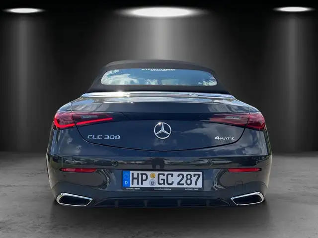 Mercedes-Benz 300 view 4