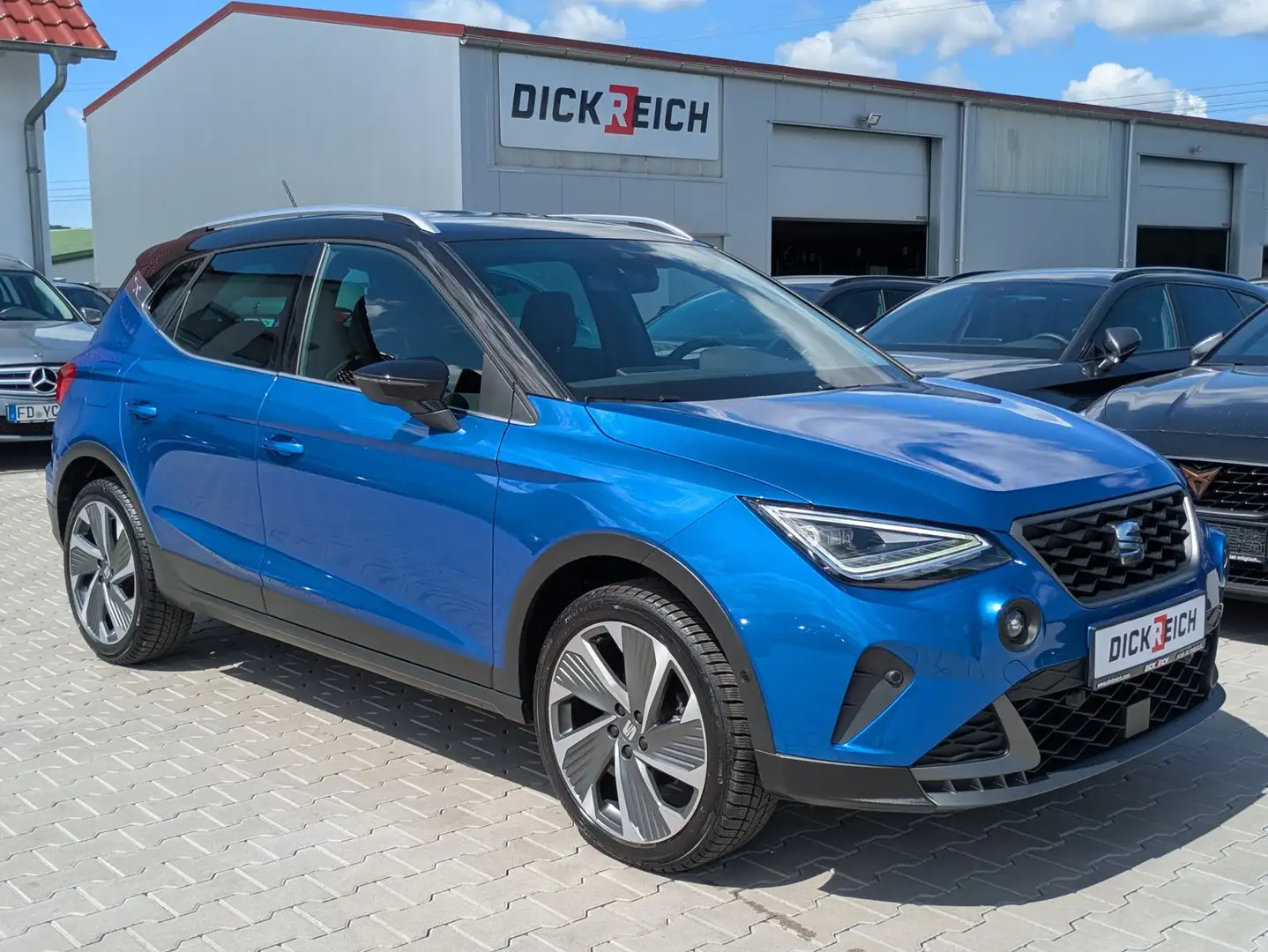 SEAT Arona 1.5 TSI FR DSG AHK*ACC*LED*APP*DAB*KAMERA Blau - 1
