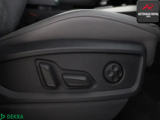 Audi Q5 view 12