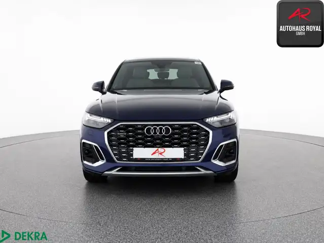 Audi Q5 view 8