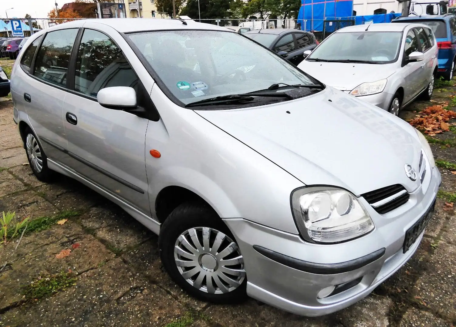 Nissan Almera Tino Acenta+ Klimaaut.,Kamera,Alu,BC,Eu4 Silber - 1