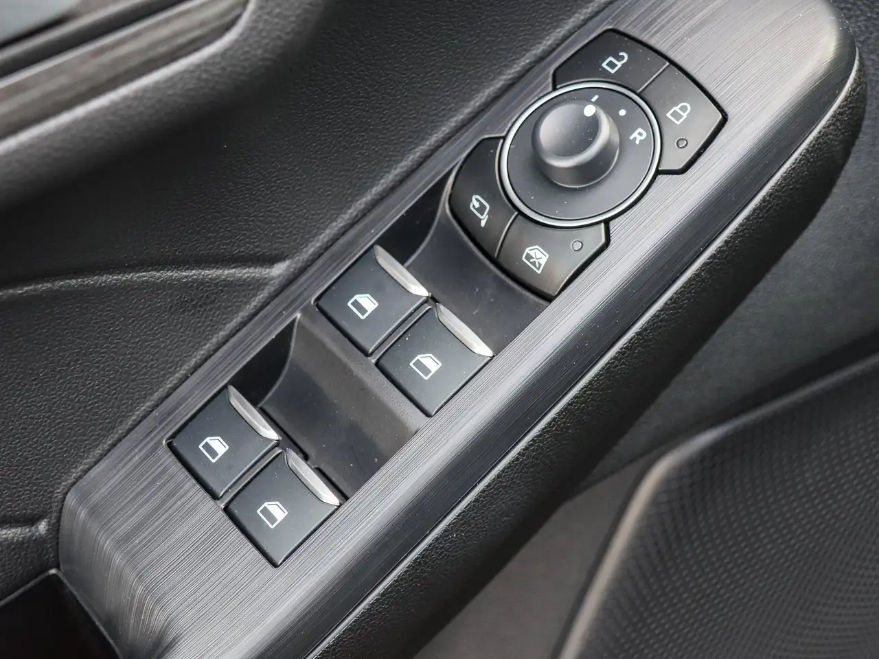 Ford Kuga Plug-In Hybrid Active Ganzjahresreifen 14