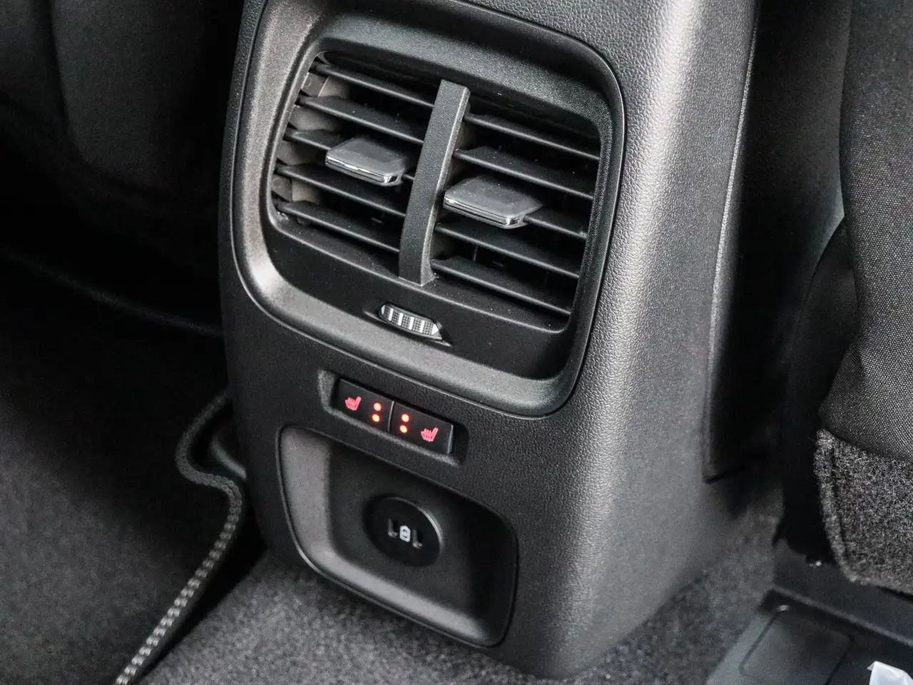 Ford Kuga Plug-In Hybrid Active Ganzjahresreifen 15