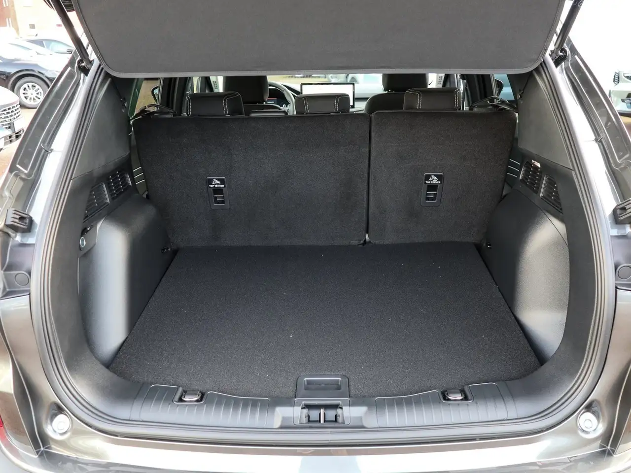 Ford Kuga Plug-In Hybrid Active Ganzjahresreifen 11