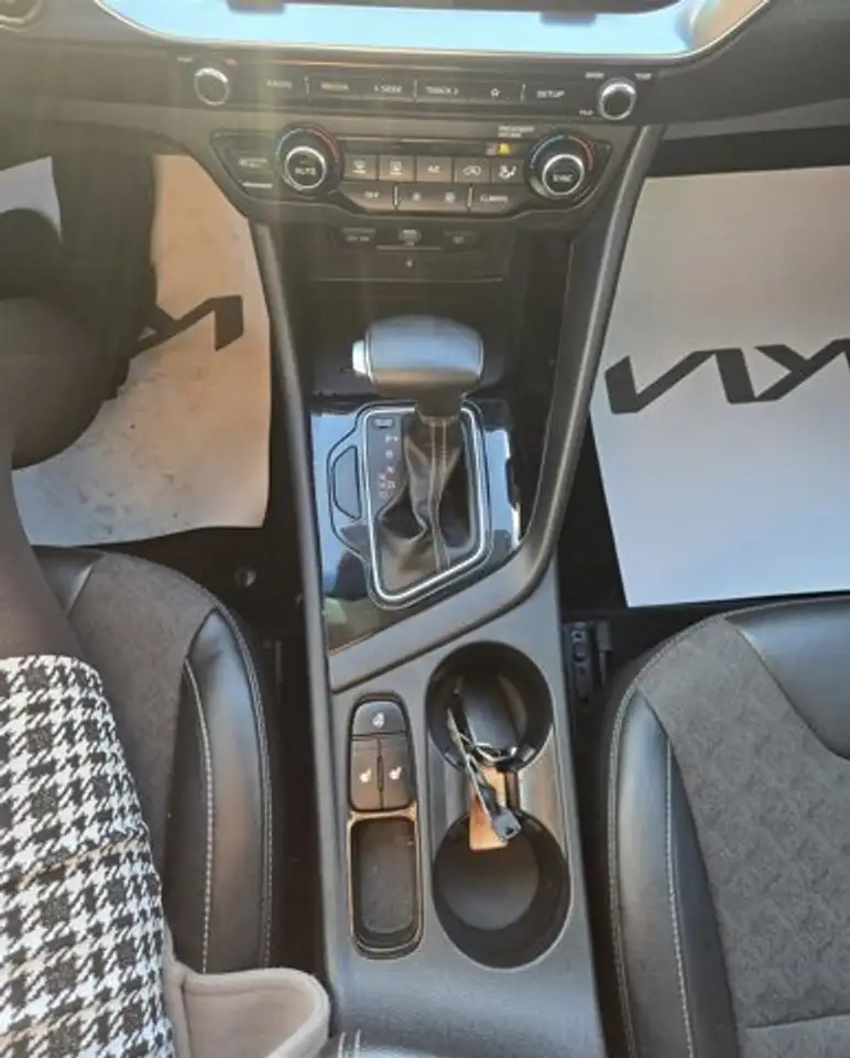 Kia Niro снимка Kia Niro