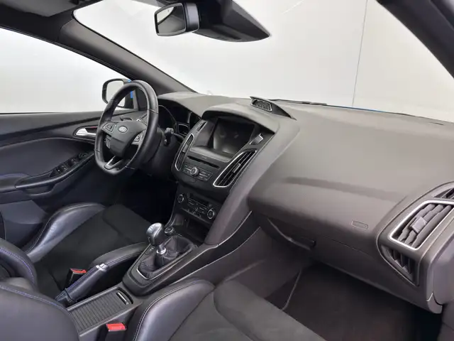 Ford Focus view 13