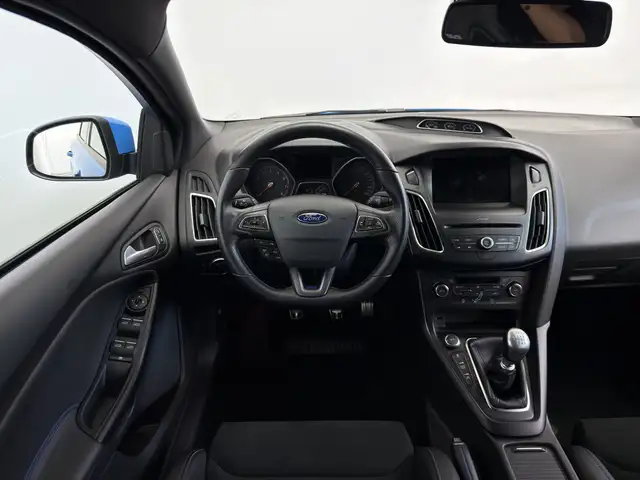 Ford Focus view 11