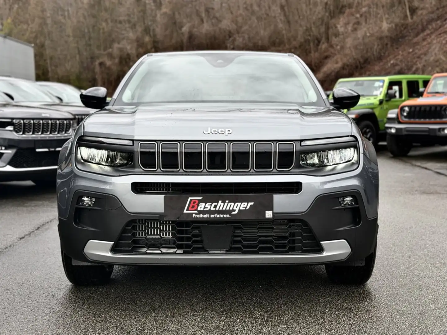 Jeep Avenger e-Hybrid Altitude Grau - 2