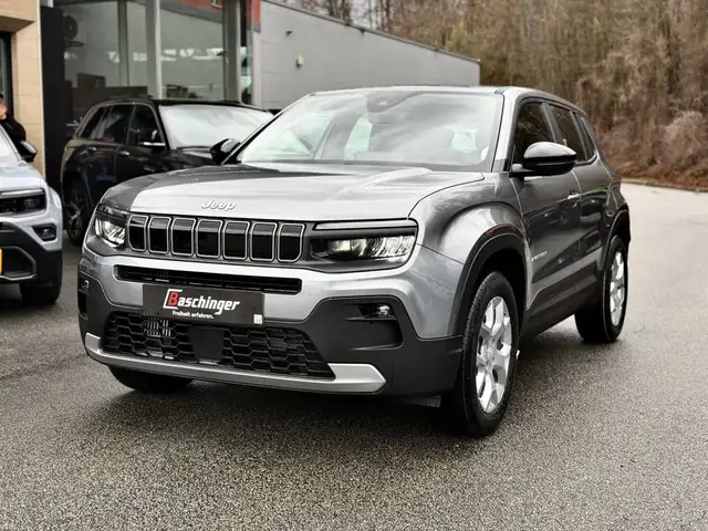 Jeep Avenger view 3
