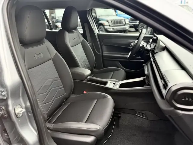 Jeep Avenger view 14
