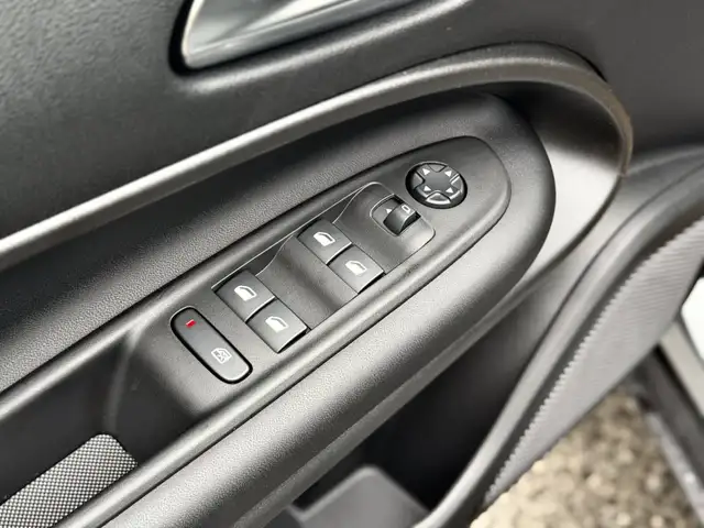 Jeep Avenger view 15