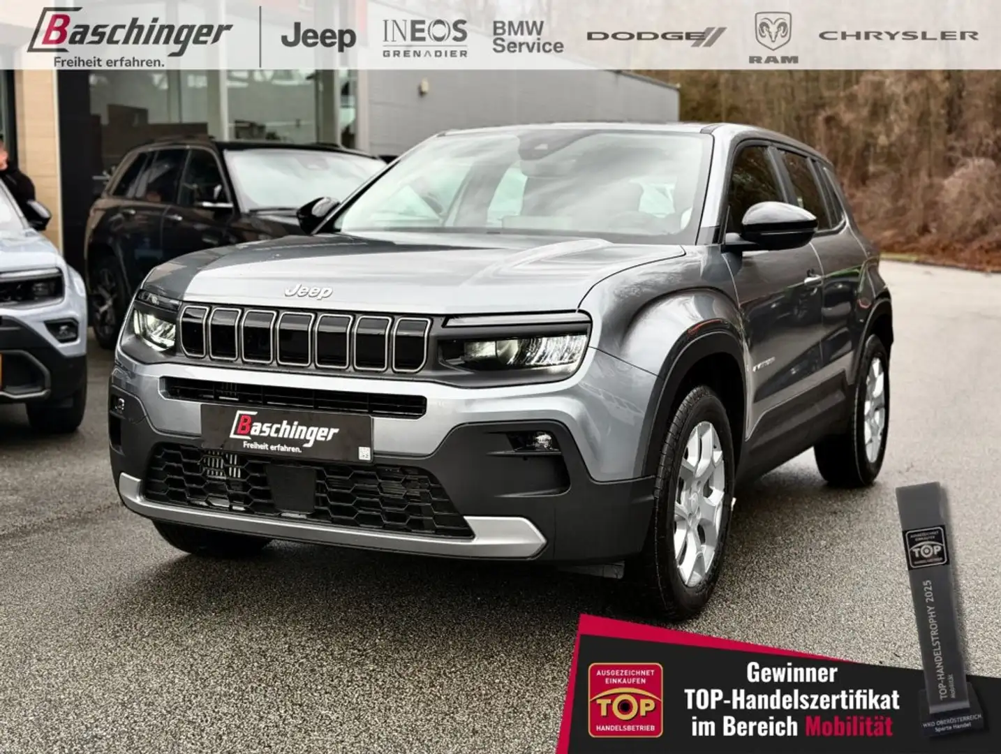Jeep Avenger e-Hybrid Altitude Grau - 1