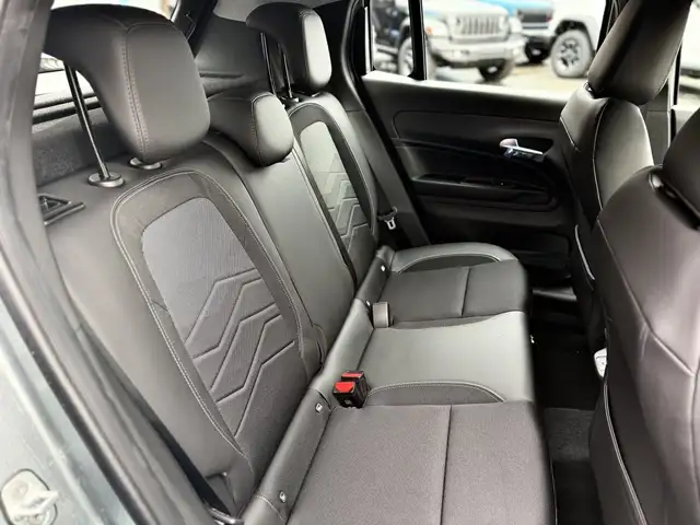 Jeep Avenger view 12