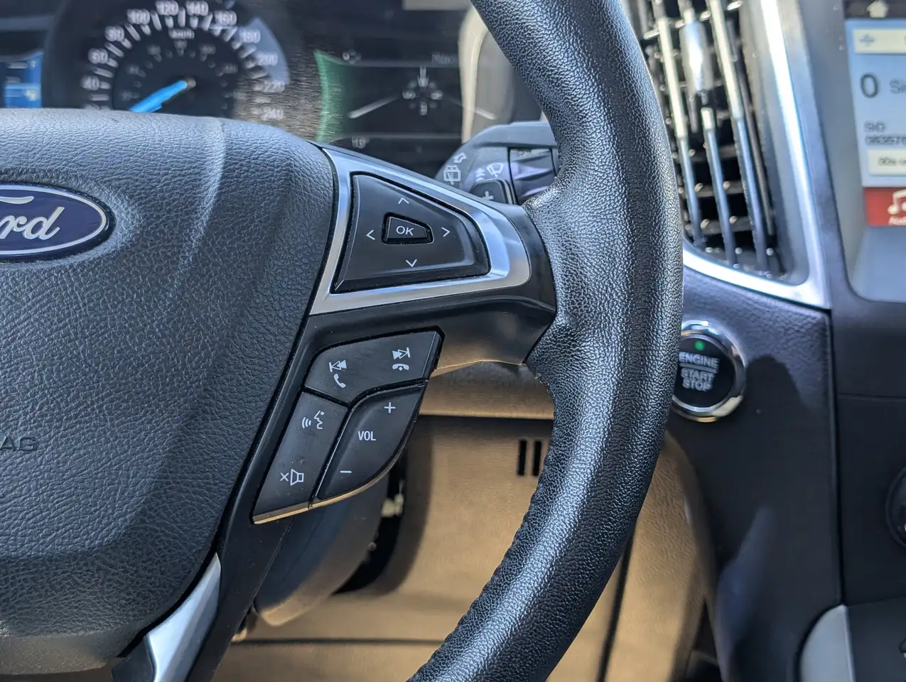 Ford Edge photo Ford Edge