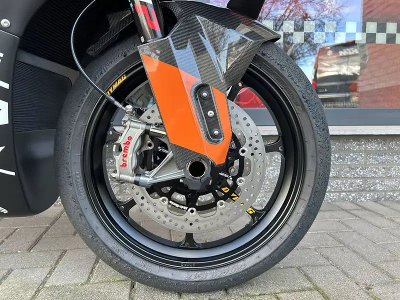 KTM RC 8C - foto 8