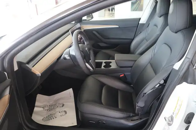 Tesla Model 3 view 9